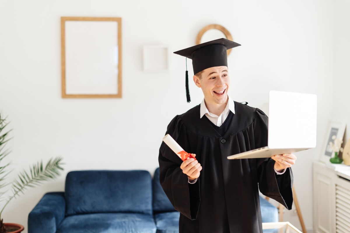 Average cost of online college bachelors degree